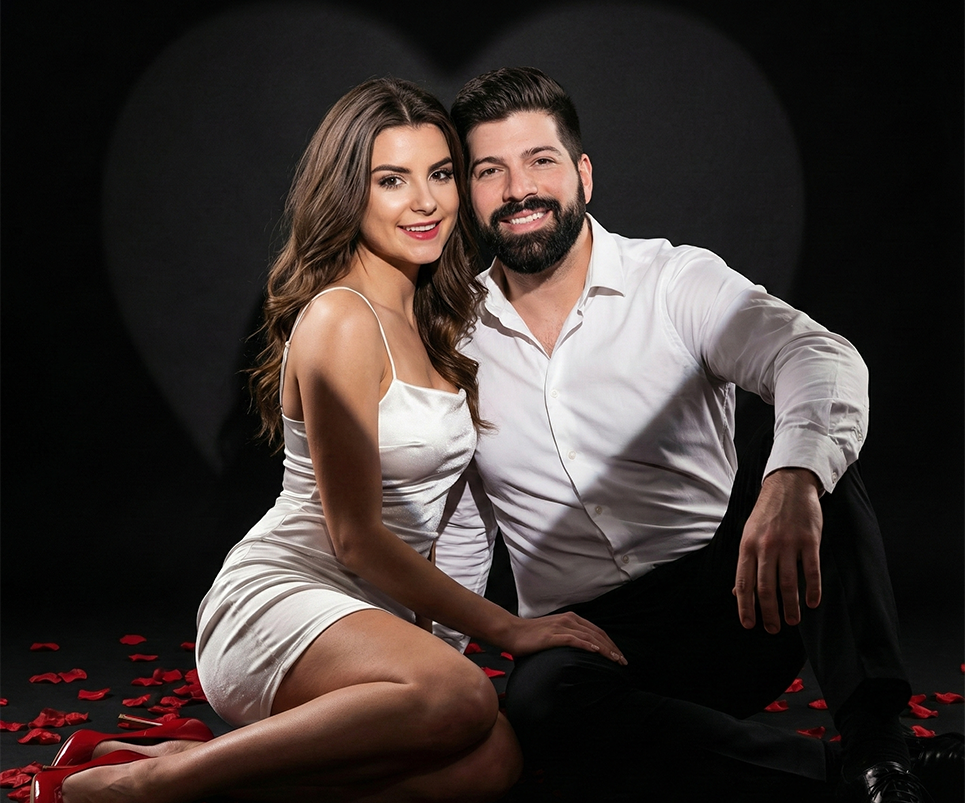 Prompt para fotos de pareja Gemini - Pétalos y sombra de corazón