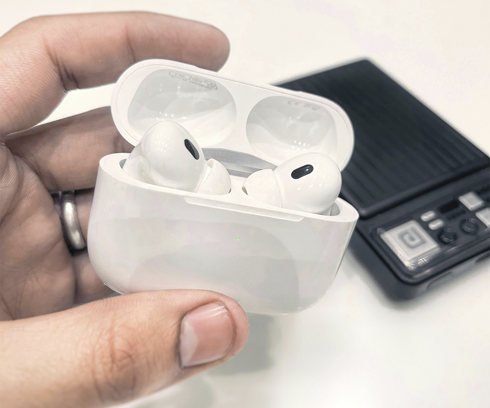 Tu AirPod no carga - Vuelve a colocar el AirPod dentro del estuche